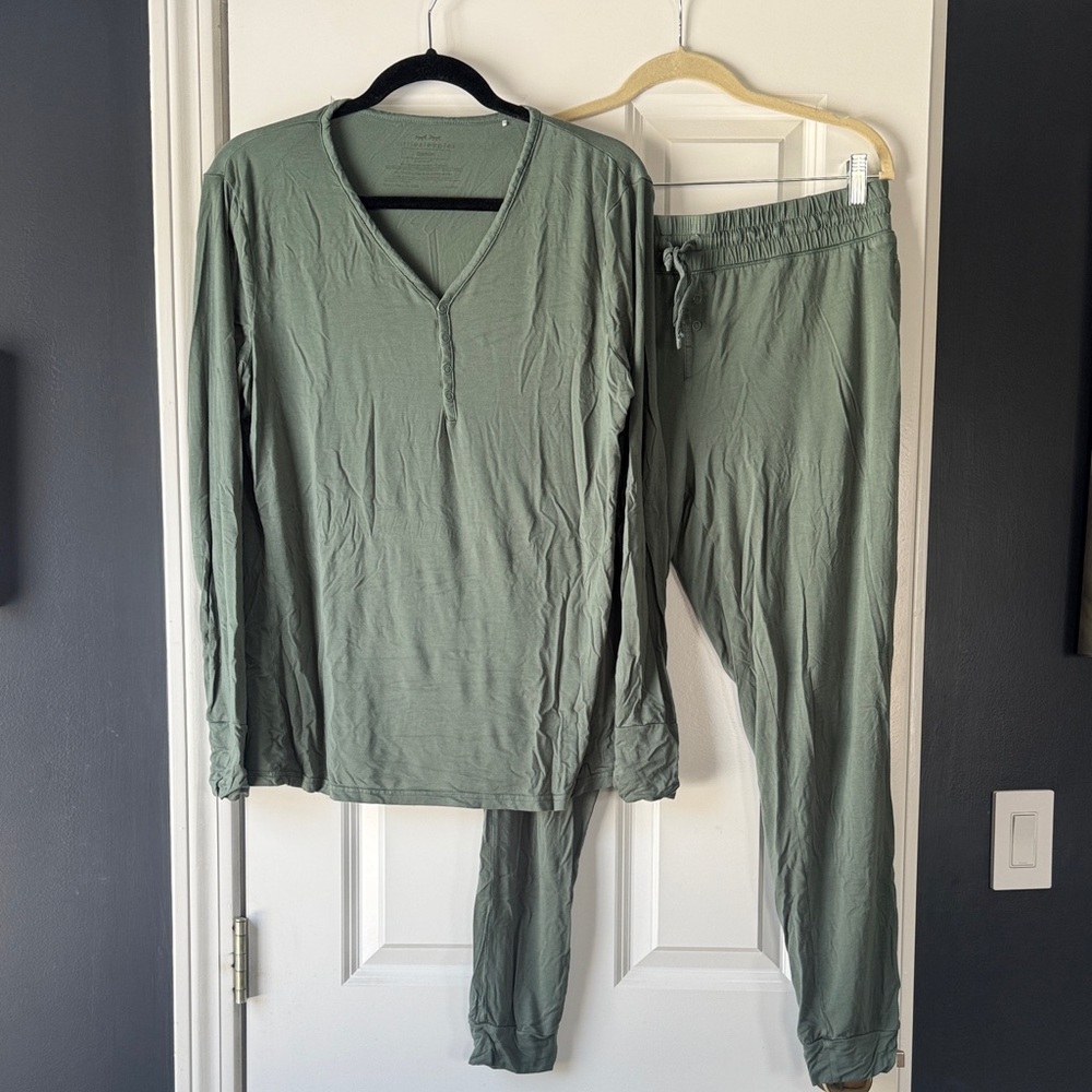Little Sleepies Grove Green Women's Pajama Set Size Medium